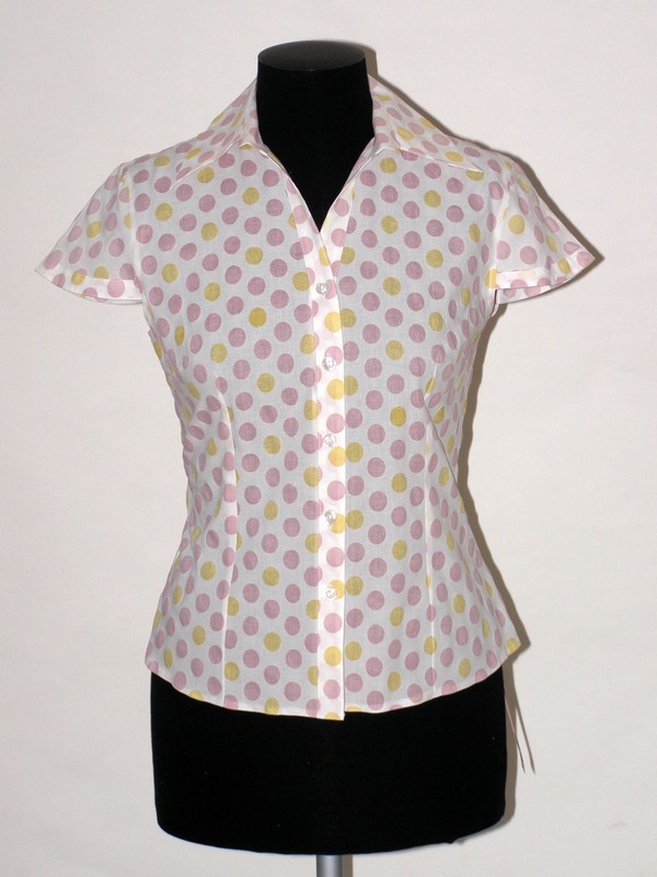 Bílá elastická košile 200813 s puntíky 40