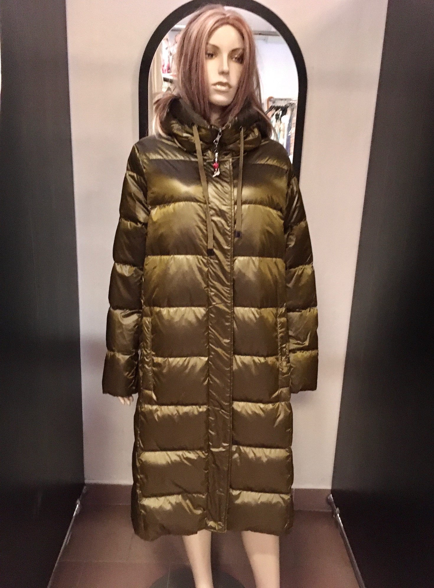 Zelený dlouhý péřový kabát s kapucí 7109 Veltex 42